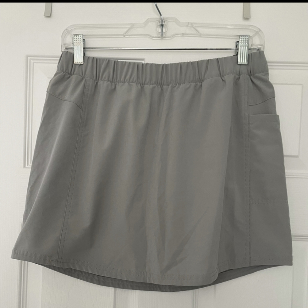 Patagonia Happy Hike Skort - Size Medium Light Gray
